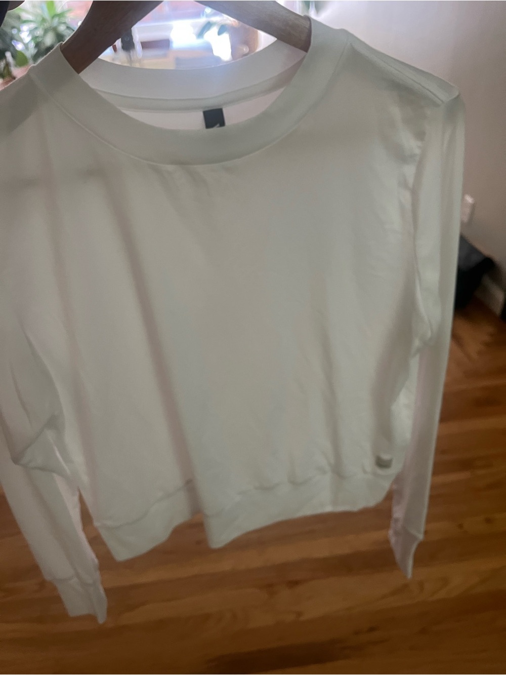 Vuori Classic White Crew light sweat shirt for Women